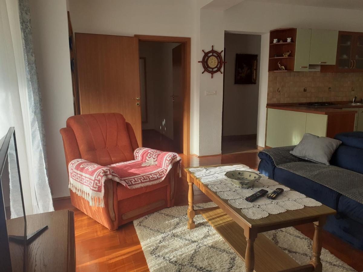 Sem Apartment Tar-Vabriga Exterior photo