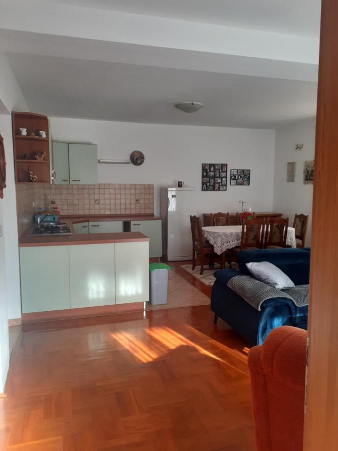 Sem Apartment Tar-Vabriga Exterior photo