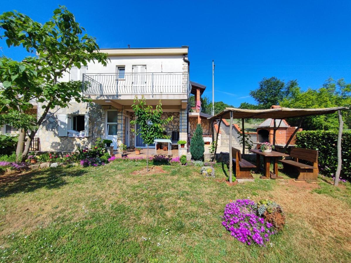 Sem Apartment Tar-Vabriga Exterior photo