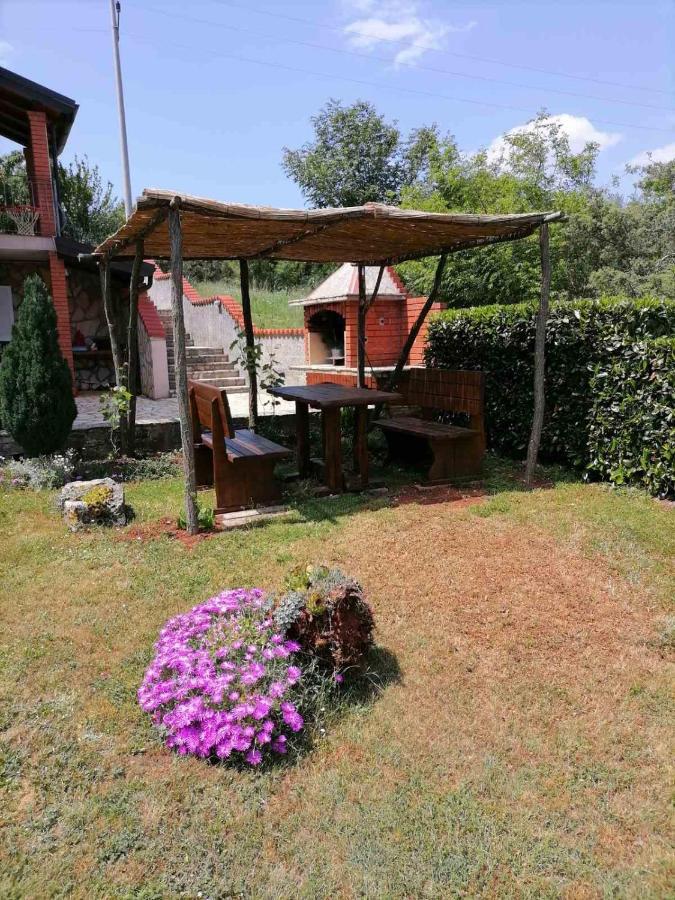 Sem Apartment Tar-Vabriga Exterior photo